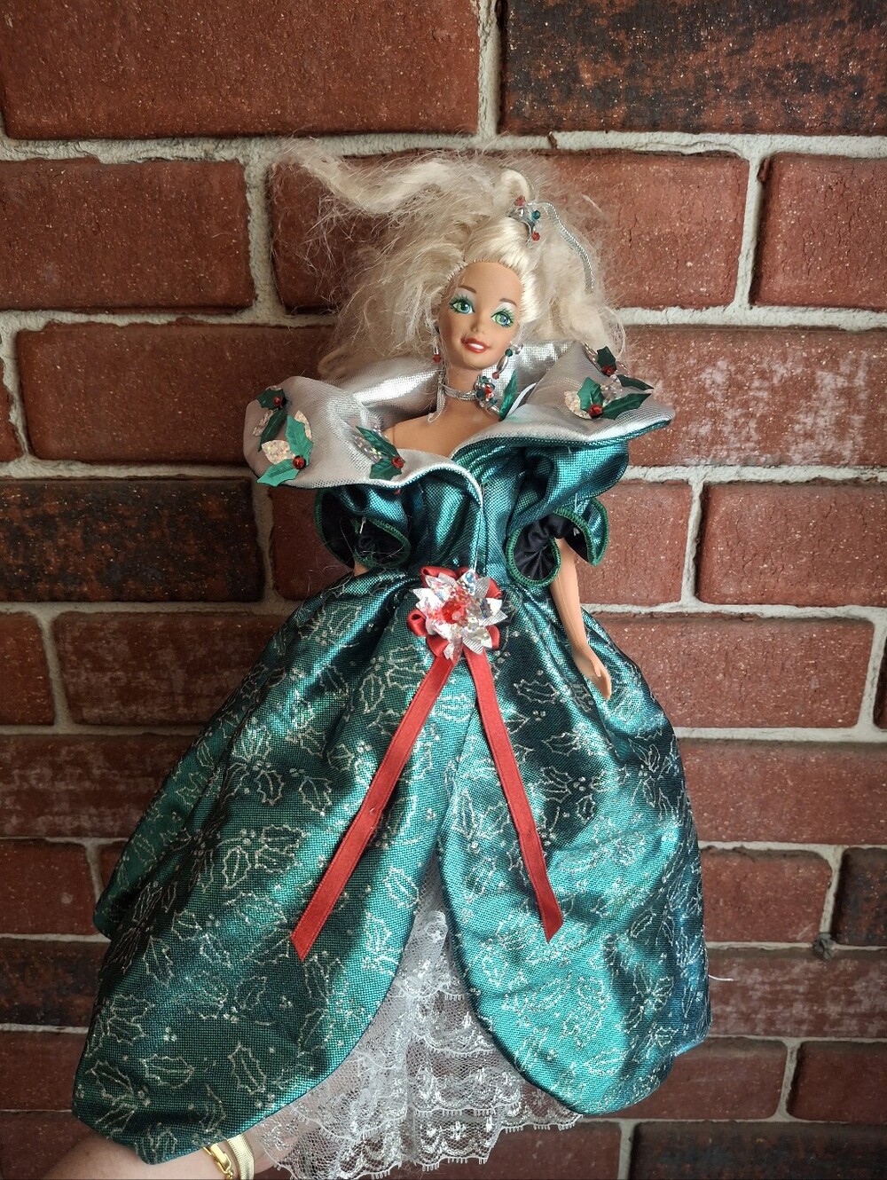 Vintage Happy Holiday Barbie 1976
